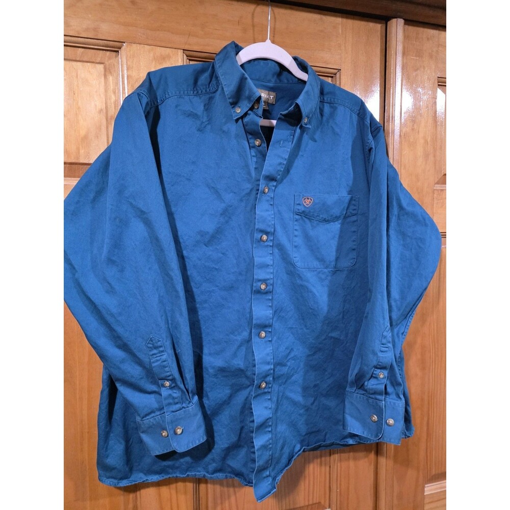 Ariat Men's Solid Twill Classic Fit Long Sleeve Western Button-Down Shirt
